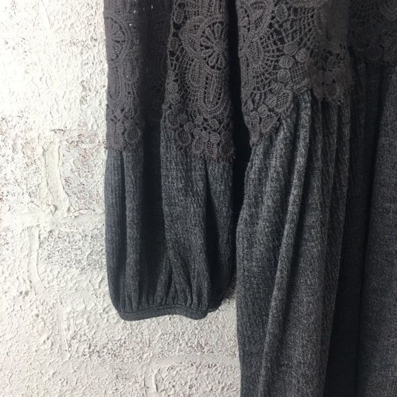 CHARCOAL CROCHET BLOUSEN SLEEVE TOP - Picture 4 of 6